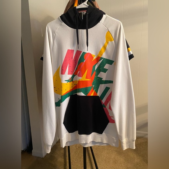 Jordan/Nike Sweatshirt Hoodie worn once no stains or holes very clean like new - Picture 2 of 2
